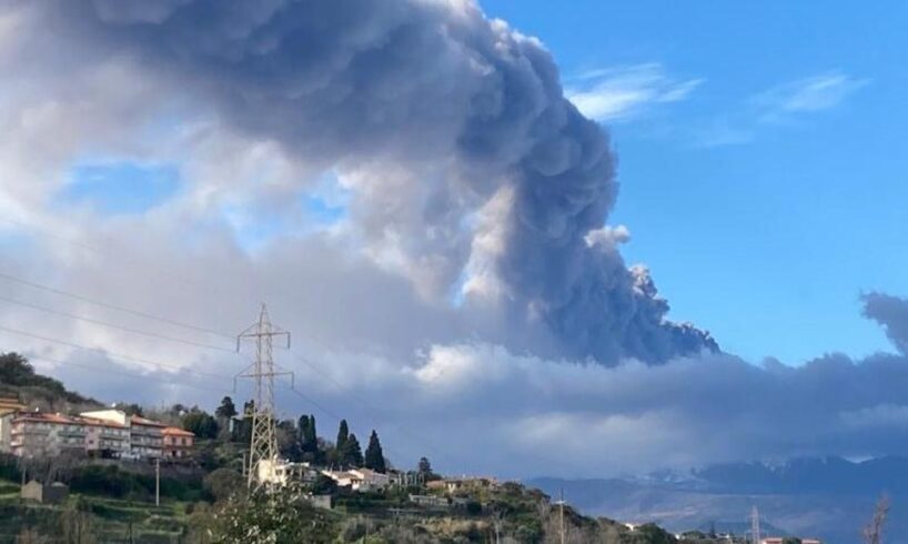 La Sac - società di gestione dell'aeroporto di Catania comunica che, in seguito alla fine dell'emergenza legata all'attività dell'Etna, lo spazio aereo è stato riaperto e lo scalo è tornato operativo.