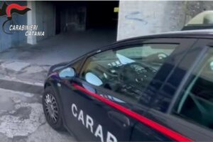 Catania, ruba nei box auto di un condominio di via Pietro Mascagni: 29enne arrestato in flagranza