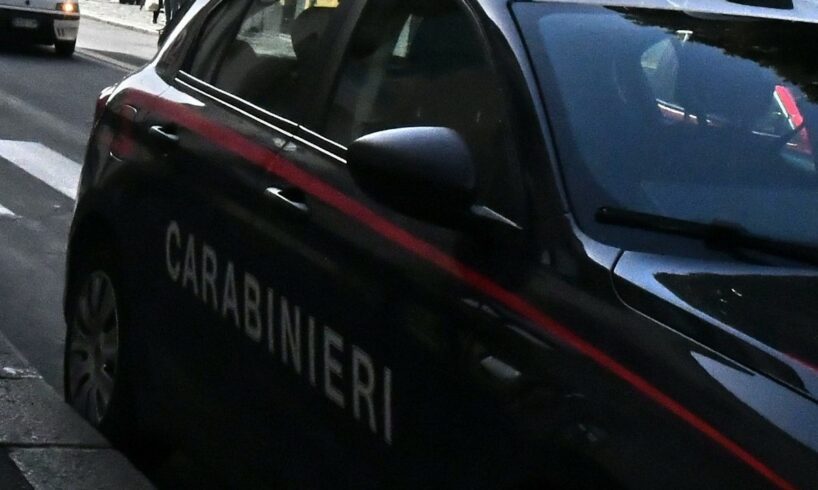 Misterbianco, tre giovani rubano capi per 420 euro nel Centro commerciale ed esibiscono scontrino di appena 3 euro: arrestati