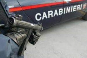 Acireale, camera da letto ‘armata’ in casa del padre: denunciati due fratelli