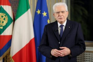 Quirinale, l’ultimo discorso di Mattarella agli italiani: per i giovani la citazione del prof morto nel crollo di Ravanusa