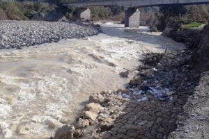 Paternò, sfregio al sito di Pietralunga vicino al fiume Simeto: ignoti lo hanno ricoperto di immondizia