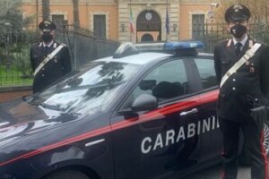 Catania, tenta furto auto dietro la caserma dei Carabinieri: 31enne di Francavilla di Sicilia arrestato in flagranza