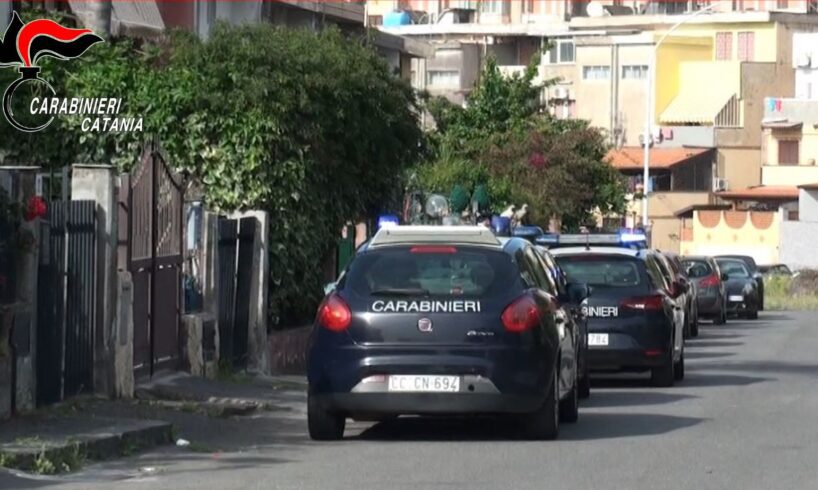 Catania, 105 gr di cocaina in ‘pietra’ nascosta sotto il sedile dell’auto: 52enne denunciato