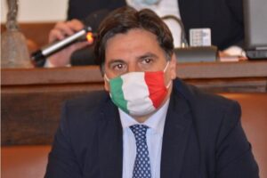 Catania, il sindaco Pogliese presenta ricorso contro la sua sospensione: no ad accesso atti dal Ministero dell’Interno