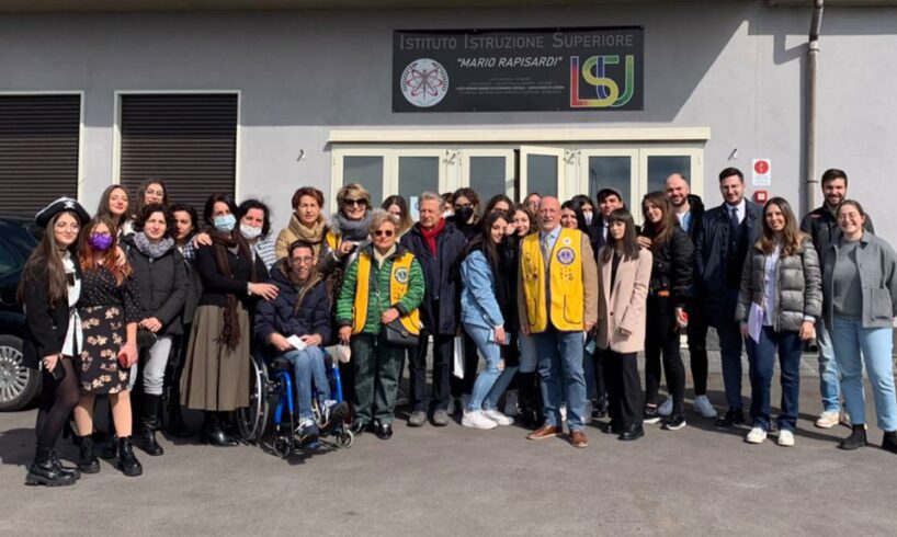 S. M. di Licodia, tumori e prevenzione: Lions Club e Leo illustrano il ‘Progetto Martina’ agli studenti del liceo di Scienze umane