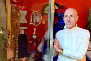 Paternò, addio allo stilista Mario Brasile: le sue creazioni diedero un tocco d’arte anche al Carnevale