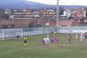 Calcio, al Paternò il derby dell’Etna contro il Biancavilla: Puglisi e Mascari firmano il 2-0