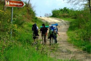 Paternò, ufficializzato il tracciato della Via Francigena: l’antico cammino di pellegrinaggio opportunità di promozione turistica