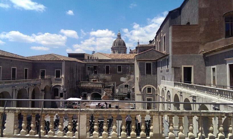 Catania, Castello Ursino e Palazzo Platamone aperti ai visitatori per l’intera giornata: oggi e domani