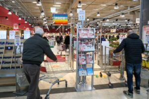 Firenze, apre supermercato che accoglie persone con autismo: più bassi luci e musica in filodiffusione