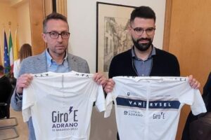 Adrano, martedì al Giro-E anche i due sportivi locali Magra e Zignale: “È un’occasione che non capita tutti i giorni”