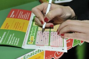 SuperEnalotto, in palio il jackpot più alto al mondo: 202,9 milioni. Quella volta che a Catania…