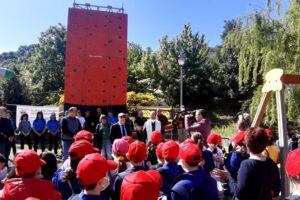 Bronte, inaugurata la parete d’arrampicata nel Parco Don Bosco: grazie al Cai