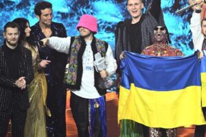 Eurovision, l’Ucraina vince la 66^ edizione: i Kalush Orchestra scalano la classifica con il brano ‘Stefania’