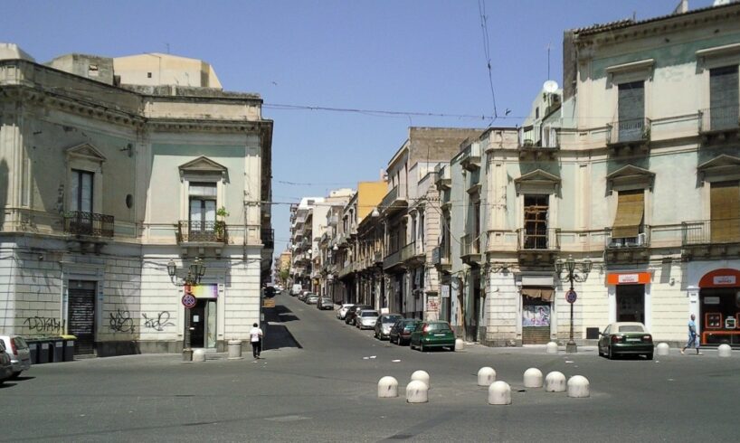 Paternò, 20enne evade dai domiciliari per spacciare marijuana: rintracciato in via Alfieri