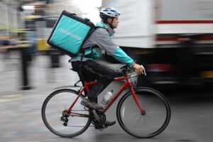 Food, Deliveroo arriva in 30 città del Sud e nelle principali città costiere siciliane