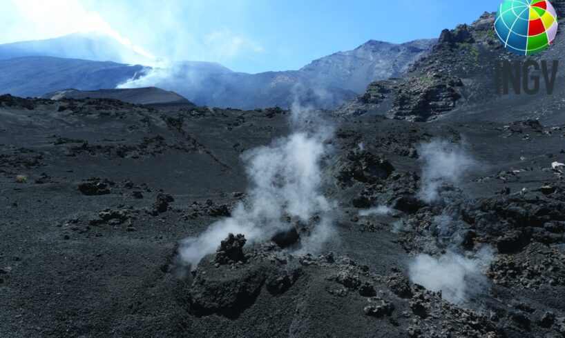 Etna, nuova bocca effusiva a quota 1900 m: colata lavica scarsamente alimentata