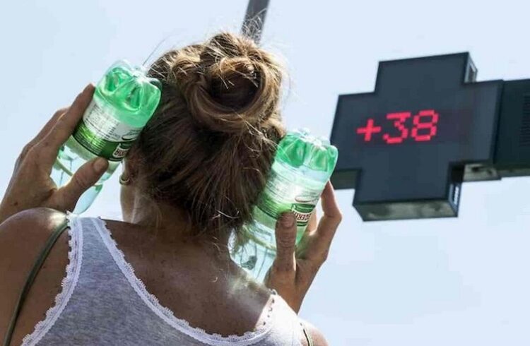 Meteo, Caronte arroventa l’Italia: picchi di caldo fino a 40 gradi. Nel Chianti si prega contro la siccità