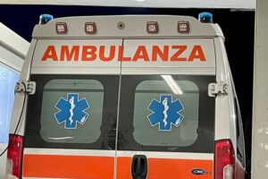 Caltagirone, 47enne trasportava i malati in ospedale con un’ambulanza non autorizzata: denunciato