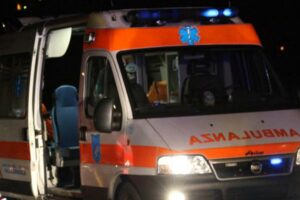 Paternò, 66enne trovato morto in casa: stroncato da un malore. Decesso risale a una settimana fa