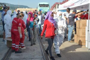 Avrebbero sfruttato e sottopagato alcune immigrate nigeriane ospitate nei centri di accoglienza e impiegate nel consorzio Diadema che opera nel settore della pulizia in Sicilia.