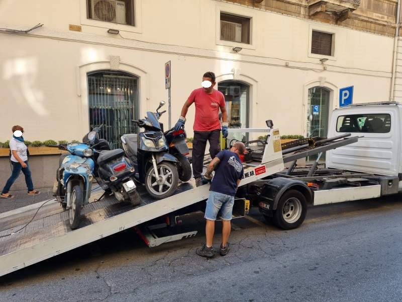 Catania, Tra Auto E Moto Già Sessanta Mezzi Abbandonati Rimossi ...