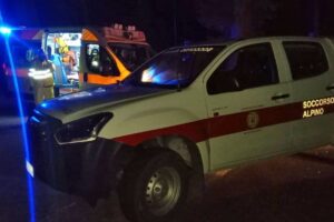 Etna, a Randazzo escursionista in difficoltà soccorsa lungo la Grotta del Gelo: sul posto ambulanza e mezzi 4x4