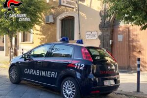 Aci S. Antonio, minacce e maltrattamenti ai genitori per avere i soldi della droga: 34enne in carcere