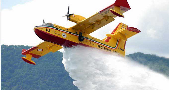 A Linguaglossa è caduto un aereo Canadair della Protezione Civile.