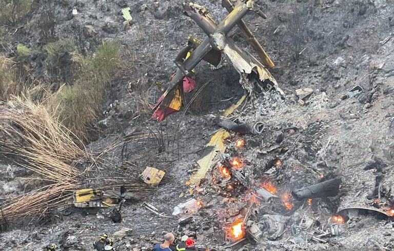 Linguaglossa, Canadair precipitato: a Monte Calcinera riprese le ricerche dei corpi dei due piloti