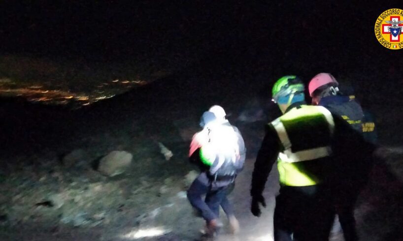 Etna, soccorsi due turisti francesi dispersi e infreddoliti: nella zona Torre del Filosofo