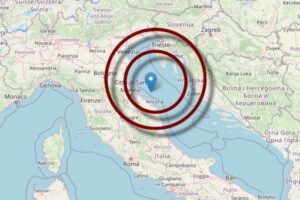 Scossa di terremoto di magnitudo 5.7 nelle Marche con epicentro in mare: avvertita a Roma e Firenze