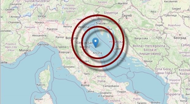 Scossa di terremoto di magnitudo 5.7 nelle Marche con epicentro in mare: avvertita a Roma e Firenze