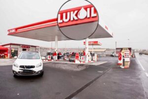 Caso Lukoil, così il greggio russo va da Priolo agli Stati Uniti: ma il 5 dicembre scatta lo ‘stop’ all’import del petrolio