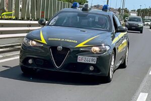 I militari del Comando provinciale della Guardia di Finanza di Catania, nel corso di un controllo sul territorio hanno fermato due soggetti a bordo di un’autovettura.