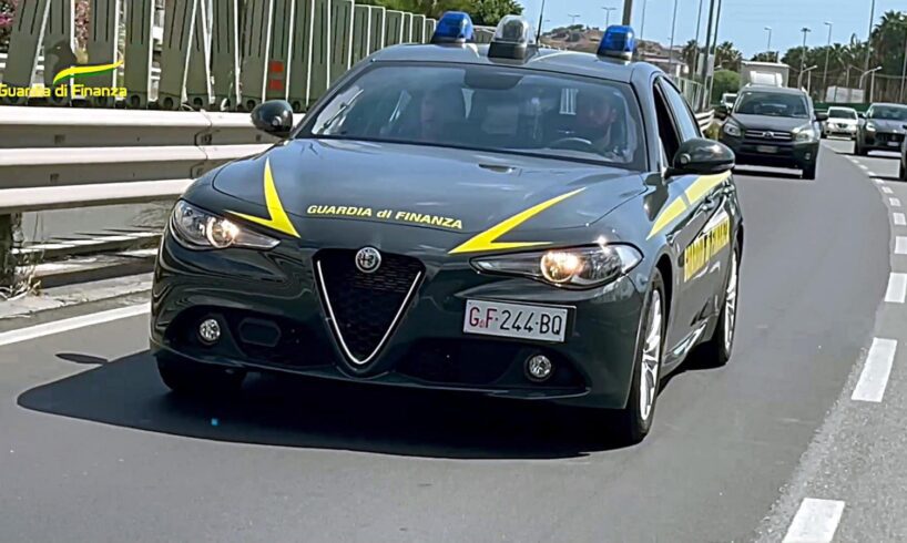 I militari del Comando provinciale della Guardia di Finanza di Catania, nel corso di un controllo sul territorio hanno fermato due soggetti a bordo di un’autovettura.