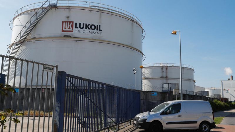 Cdm approva il decreto “salva Lukoil”. Meloni: “Si tutela nodo strategico e lavoro 10mila persone”