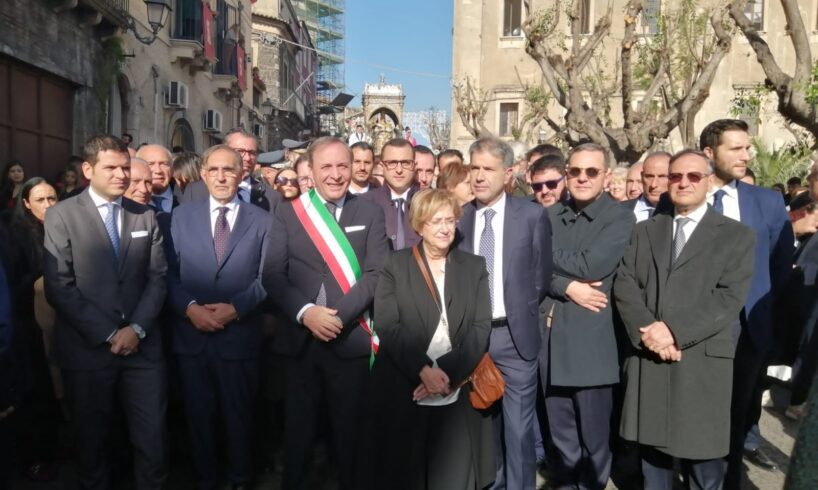 Paternò, Santa Barbara: è il giorno del pontificale presieduto dall’Arcivescovo: ieri La Russa alla processione