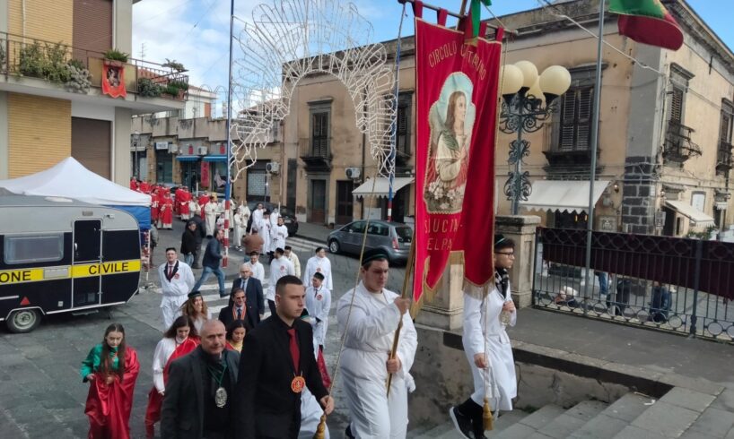 Belpasso, fede e tradizione per la festa di S.Lucia: domenica fuochi e cantata in Piazza Duomo