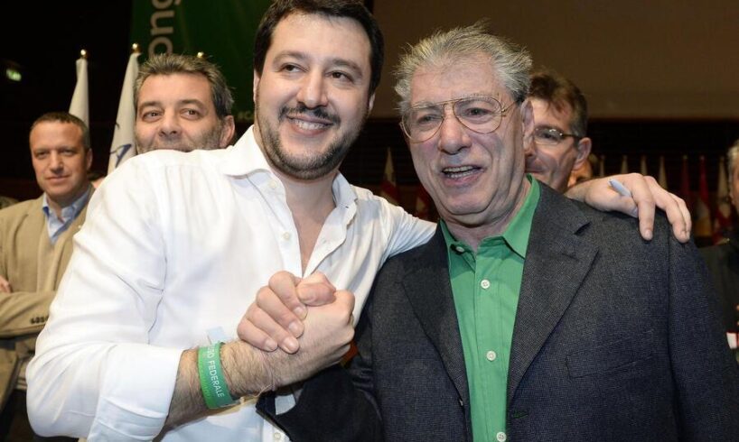 Lega, ‘blitz’ di Bossi al ‘Pirellone’ per incontrare i fedelissimi. Salvini: “Nessuna scissione. Siamo in forma”