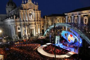 Catania, dal 28 al 31 niente superalcolici in Piazza Duomo: per garantire l’incolumità dei partecipanti