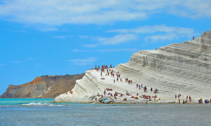 A Capodanno un tuffo collettivo alla Scala dei Turchi: l’iniziativa dell’associazione Mareamico