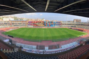 Catania, Daspo di 5 anni a tifoso rossazzurro: fece esplodere bomba carta nello stadio ‘Massimino’