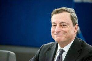 L’ex premier Draghi: “Faccio il nonno e non sono interessato a incarichi. Meloni? Non giudico il governo”