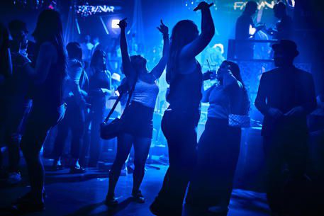 Catania, chiuso circolo privato trasformato in discoteca: due denunciati e sanzioni per oltre 5 mila euro