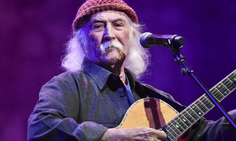 Addio al rocker David Crosby: fondò i Byrds e ‘Crosby, Still & Nash’. Per 2 volte nella Rock and Roll Hall of Fame