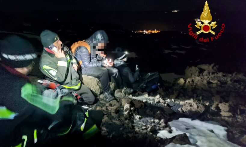 Etna, due escursionisti di Augusta soccorsi sul versante nord: senza una guida esperta si sono smarriti