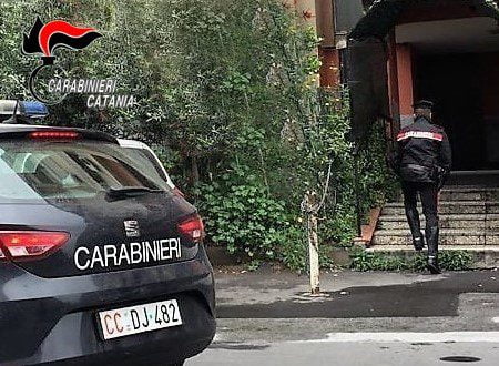 Catania, in due rubano ponteggio in un cantiere di viale Castagnola: bloccati dai militari e arrestati