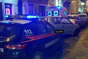 S. M. di Licodia, in due tentano rapina in gioielleria di via Vittorio Emanuele: ferito il titolare